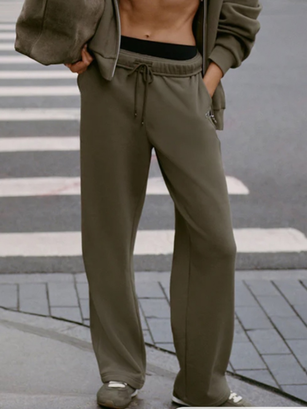 Alo Accolade Straight Leg Sweatpant